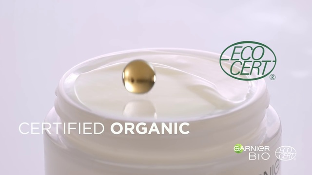 Video Reference: Liquid, Fluid, Automotive lighting, Gas, Dishware, Font, Jewellery, Circle, Body jewelry, Fashion accessory