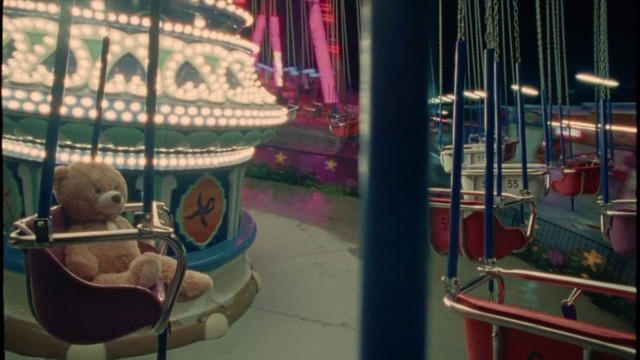 Video Reference: Interior design, Leisure, Tints and shades, Fun, Room, City, Event, Recreation, Amusement ride, Magenta