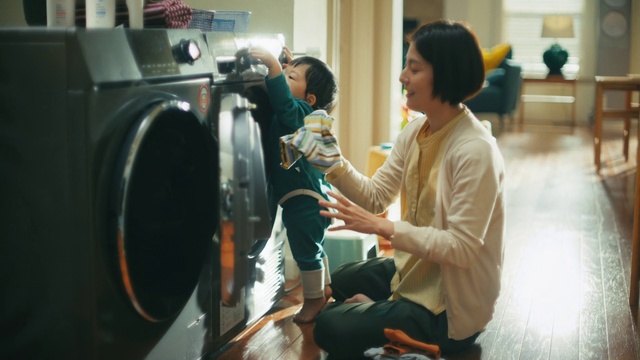 Video Reference: Automotive design, Clothes dryer, Engineering, Machine, Washing machine, Major appliance, Home appliance, Service, Event, Camera lens