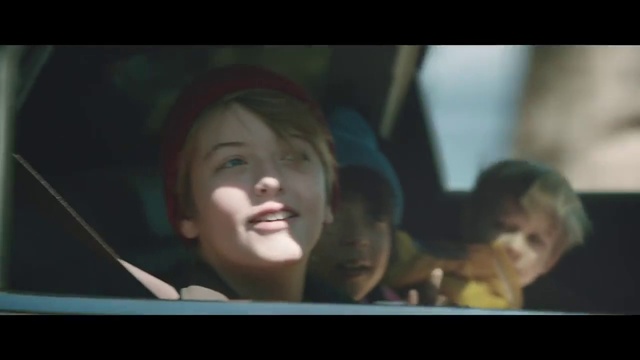 Video Reference: Nose, Chin, Eyebrow, Mouth, Smile, Jaw, Iris, Happy, Sharing, Television program