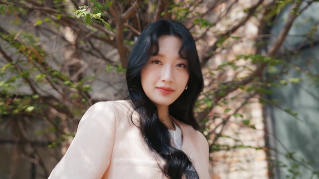 Video Reference: Skin, Lip, Hairstyle, Shoulder, Flash photography, People in nature, Happy, Eyelash, Black hair, Smile