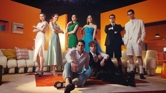 Video Reference: Shoe, Human, Entertainment, Performing arts, Dress, Fashion design, Fun, Stage, Performance art, Choreography