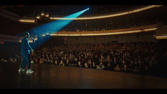 Video Reference: Entertainment, Performing arts, Musical instrument accessory, Field house, Event, Performing arts center, Music venue, Performance art, Music, Stage