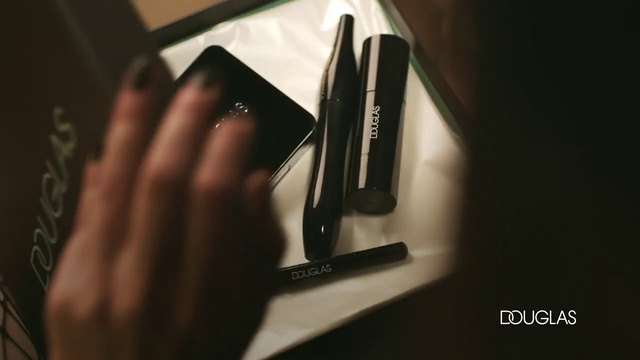 Video Reference: Tablet computer, Input device, Communication Device, Gesture, Gadget, Netbook, Office supplies, Peripheral, Mobile phone, Thumb