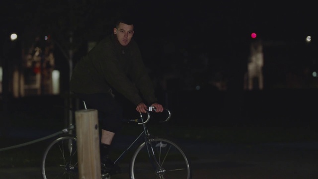 Video Reference: Bicycle, Tire, Wheel, Bicycles--Equipment and supplies, Bicycle tire, Bicycle wheel rim, Bicycle wheel, Automotive lighting, Bicycle frame, Bicycle handlebar