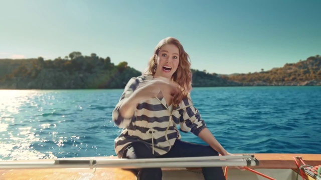 Video Reference: Water, Sky, Boat, People in nature, Flash photography, Watercraft, Boats and boating--Equipment and supplies, Happy, Tree, Sunlight