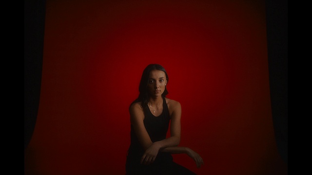 Video Reference: Flash photography, Knee, Elbow, Wood, Thigh, Performing arts, Magenta, Entertainment, Event, Human leg