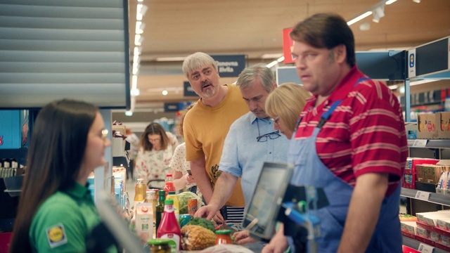 Video Reference: Customer, Leisure, Engineering, T-shirt, Fun, Event, Recreation, Cooking, Service, Team