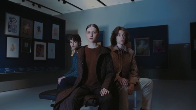 Video Reference: Picture frame, Flash photography, Comfort, Fashion design, Knee, Event, Formal wear, Art, Room, Visual arts