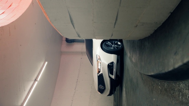 Video Reference: Tire, Vehicle, Wheel, Car, Automotive lighting, Hood, Automotive tire, Motor vehicle, Automotive design, Vehicle door