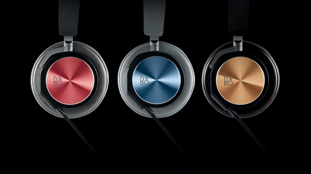 Video Reference: Output device, Peripheral, Gadget, Audio equipment, Communication Device, Font, Gas, Circle, Headset, Headphones