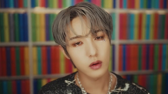 Video Reference: Face, Forehead, Nose, Lip, Chin, Eyebrow, Eye, Eyelash, Jaw, Flash photography