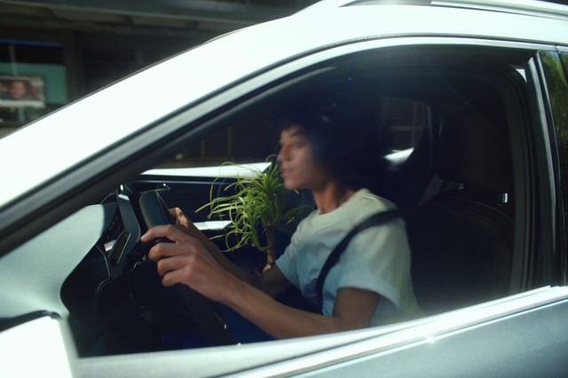 Video Reference: Car, Vehicle, Motor vehicle, Automotive design, Automotive mirror, Mode of transport, Automotive exterior, Vehicle door, Plant, Personal luxury car