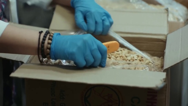 Video Reference: Hand, Food, Gesture, Recipe, Finger, Ingredient, Thumb, Wrist, Nail, Engineering