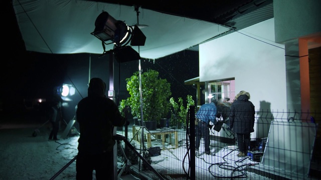 Video Reference: Plant, Musician, Tripod, Videographer, Film studio, Cinematographer, Music, Microphone stand, Film crew, Entertainment