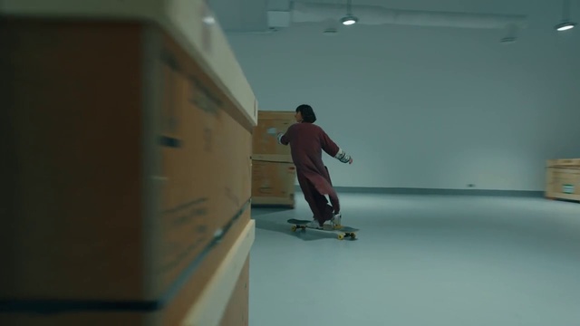Video Reference: Jeans, Sports equipment, Human body, Wood, Skateboard, Skateboarder, Rolling, Floor, Flooring, Skateboarding Equipment