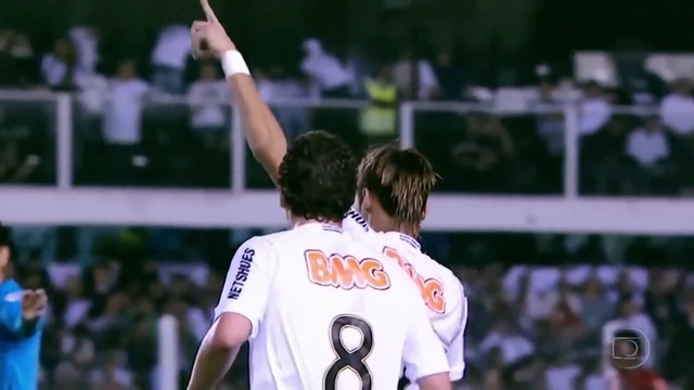 Video Reference: Sports uniform, Sports jersey, Jersey, World, Player, Ball game, Gesture, Net sports, Sportswear, Team sport