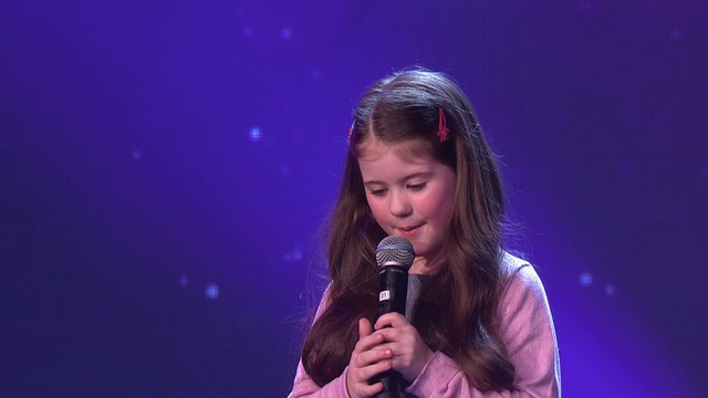 Video Reference: Microphone, Purple, Music artist, Entertainment, Public address system, Performing arts, Violet, Music, Audio equipment, Artist