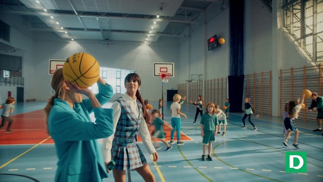 Video Reference: Sports equipment, Field house, Shorts, Basketball, Basketball moves, Basketball, Basketball player, Sports uniform, Player, Basketball court