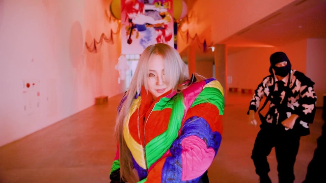 Video Reference: Orange, Smile, Entertainment, Performing arts, Pink, Happy, Fun, Leisure, Fashion design, Magenta