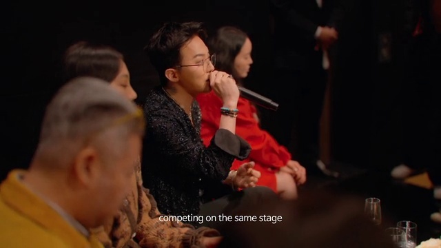 Video Reference: Gesture, Interaction, Event, Applause, Tie, Crowd, Entertainment, Fun, Suit, Conversation