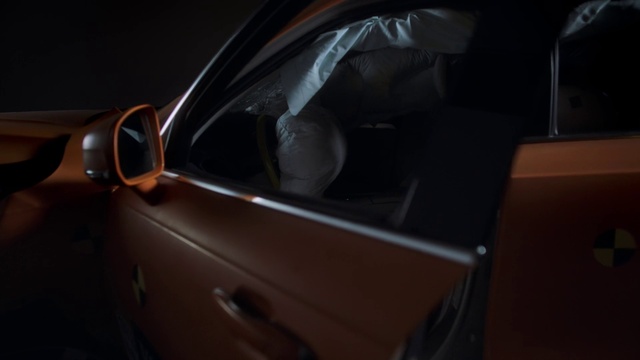 Video Reference: Automotive lighting, Hood, Vehicle, Car, Automotive design, Motor vehicle, Vehicle door, Automotive exterior, Fender, Personal luxury car