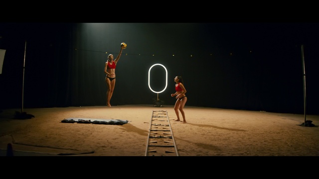 Video Reference: Flash photography, Performing arts, Entertainment, Event, Darkness, Artist, Balance, Art, Performance art, Fun