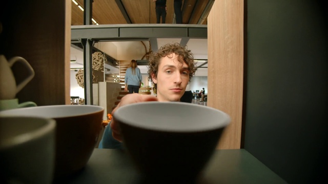 Video Reference: Vision care, Flash photography, Eyewear, Dishware, Wood, Drinkware, Serveware, Tableware, Audio equipment, Fun