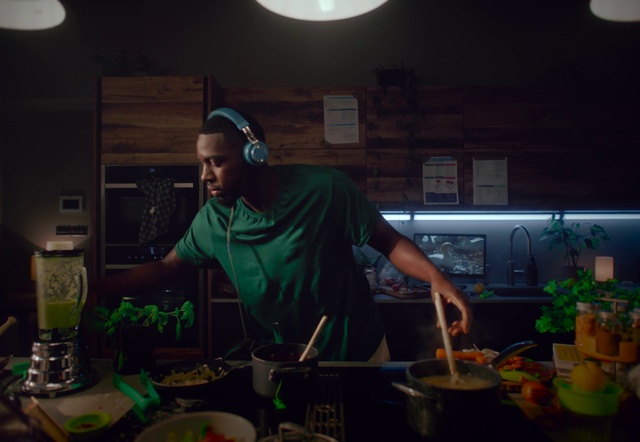 Video Reference: Food, Countertop, Tableware, Green, Kitchen, Cooking, Cookware and bakeware, Kitchen appliance, Snapshot, Chef