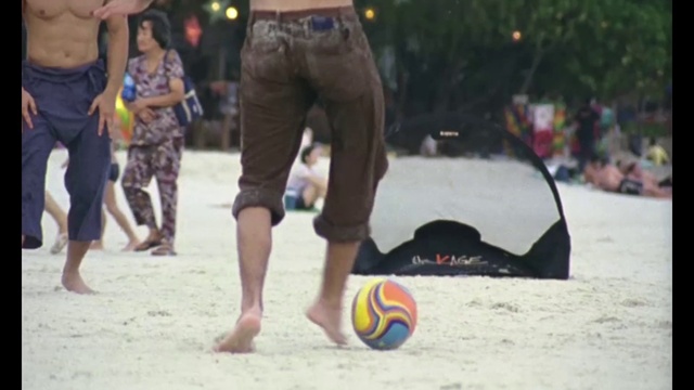 Video Reference: Sports equipment, Shorts, Football, Volleyball, Ball, People on beach, Net sports, Volleyball, Thigh, Trunks