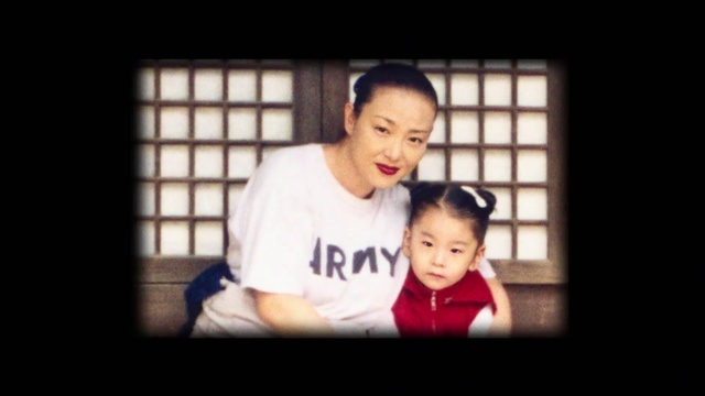 Video Reference: Cheek, Smile, Flash photography, Window, Gesture, Happy, Baby, Toddler, T-shirt, Event