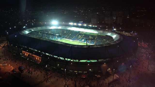 Video Reference: Building, Urban design, Entertainment, Field house, City, Landscape, Midnight, Darkness, Electricity, Human settlement