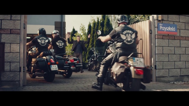 Video Reference: Tire, Wheel, Vehicle, Automotive tire, Automotive lighting, Motor vehicle, Motorcycle helmet, Motorcycle, Automotive design, Asphalt