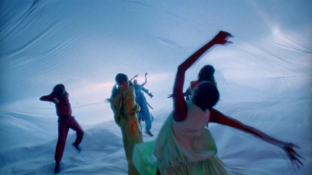 Video Reference: Dress, Gesture, Snow, Performing arts, Freezing, Recreation, Fun, Entertainment, Slope, Happy