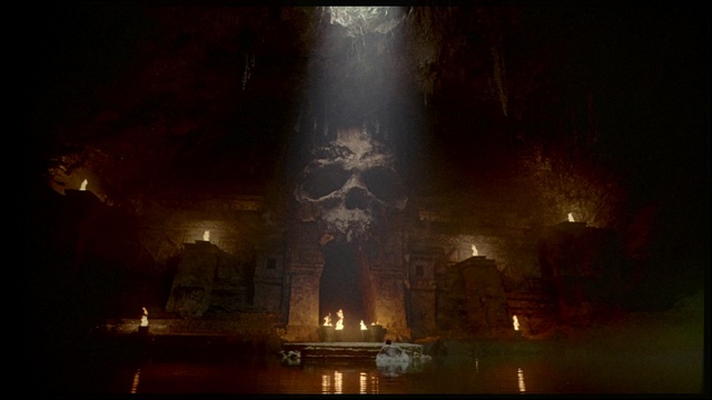 Video Reference: Atmosphere, Water, Building, Plant, Atmospheric phenomenon, Automotive lighting, Tree, Electricity, City, Landmark