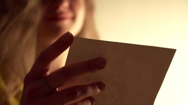 Video Reference: Hand, Eyelash, Wood, Orange, Gesture, Finger, Smile, Communication Device, Flash photography, Nail