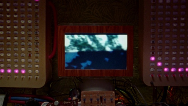 Video Reference: Gadget, Gas, Display device, Multimedia, Electronic device, Output device, Entertainment, Audio equipment, Machine, Computer