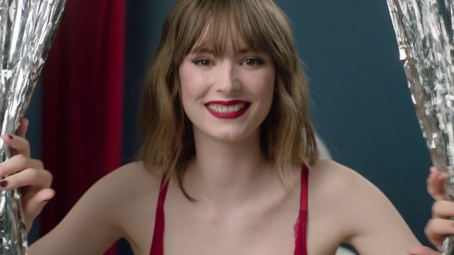 Video Reference: Smile, Joint, Lip, Chin, Hairstyle, Eyebrow, Shoulder, Muscle, Eyelash, Mouth
