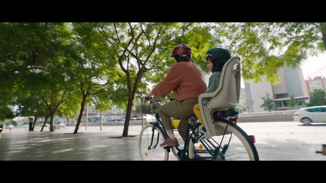 Video Reference: Wheel, Tire, Bicycles--Equipment and supplies, Vehicle, Bicycle handlebar, Motor vehicle, Bicycle tire, Automotive lighting, Bicycle frame, Tree