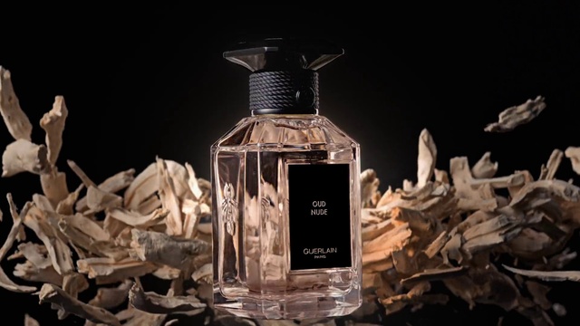 Video Reference: Drinkware, Bottle, Liquid, Fluid, Glass bottle, Perfume, Drink, Bottle stopper & saver, Serveware, Barware