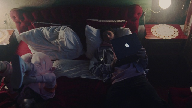 Video Reference: Cloud, Comfort, Flash photography, Couch, Thigh, Tints and shades, Human leg, Elbow, Knee, Darkness