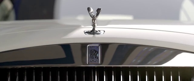 Video Reference: Car, Motor vehicle, Hood, Vehicle, Grille, Automotive design, Automotive exterior, Personal luxury car, Classic car, Classic