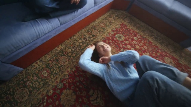 Video Reference: Comfort, Leg, Wood, Textile, Gesture, Flooring, Floor, Finger, Barefoot, Couch