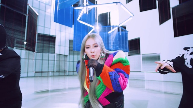 Video Reference: Entertainment, Leisure, Street fashion, Electric blue, Event, Fashion design, Fun, Performing arts, Luggage and bags, Performance art