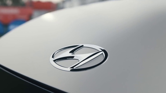 Video Reference: Vehicle, Car, Hood, Motor vehicle, Automotive design, Automotive exterior, Personal luxury car, Emblem, Mid-size car, Font