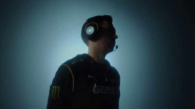 Video Reference: Head, Outerwear, Vision care, Eyewear, Flash photography, Sleeve, Audio equipment, Headgear, Sky, Cloud