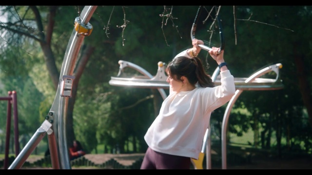 Video Reference: Plant, Grass, Entertainment, Leisure, Elbow, Performing arts, Recreation, Fun, Tree, Artist