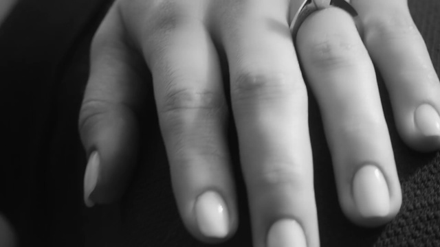 Video Reference: Skin, Facial expression, Nail care, Gesture, Nail, Thumb, Finger, Style, Manicure, Nail polish