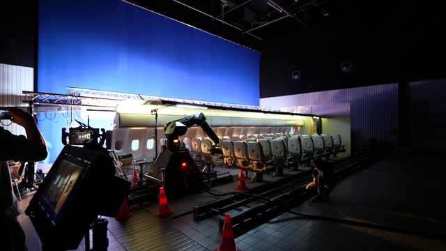 Video Reference: Automotive design, Automotive tire, Engineering, Machine, Event, Electricity, Entertainment, Workwear, Industry, Stage