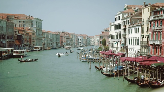 Video Reference: Water, Boat, Building, Sky, Window, Watercraft, Lake, Boats and boating--Equipment and supplies, Mode of transport, Travel